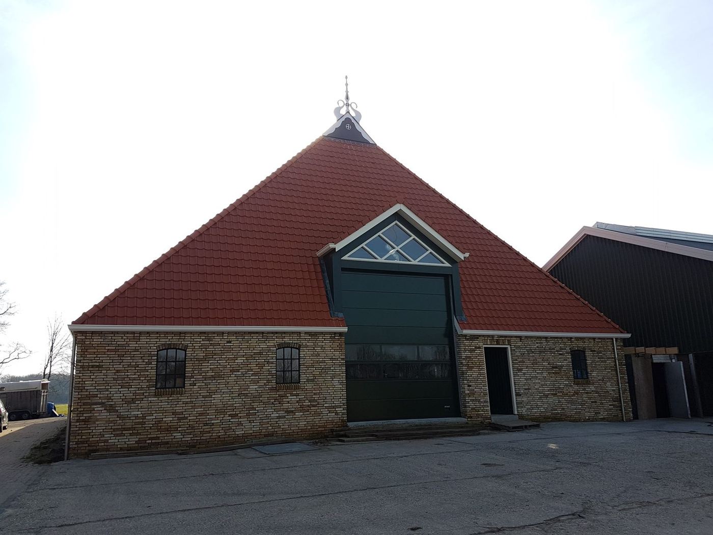 Nieuwbouwboerderij in Nijeholtpade door A. Fekken B.V.